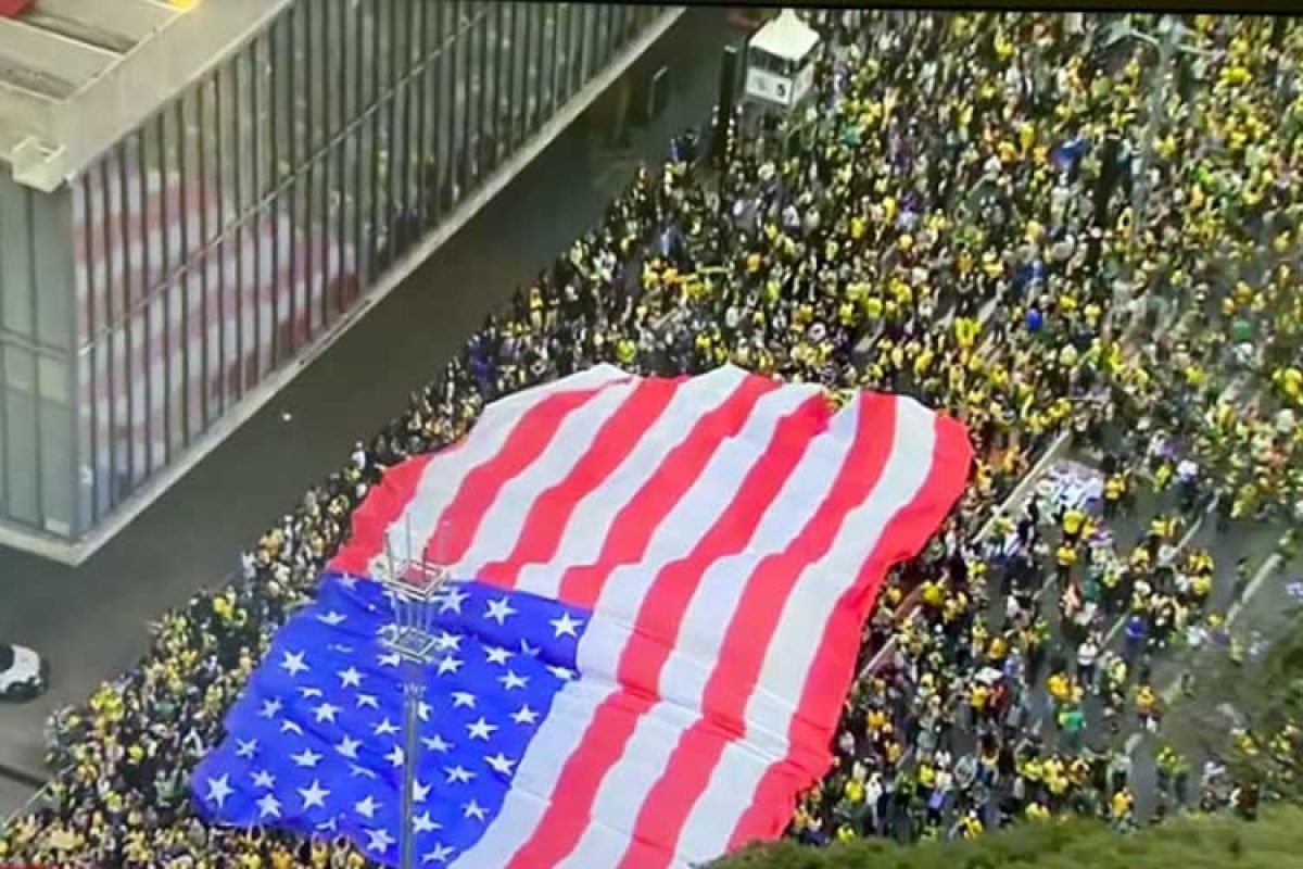 Bandeira dos EUA em São Paulo (Imagem/Reprodução/Band News TV)