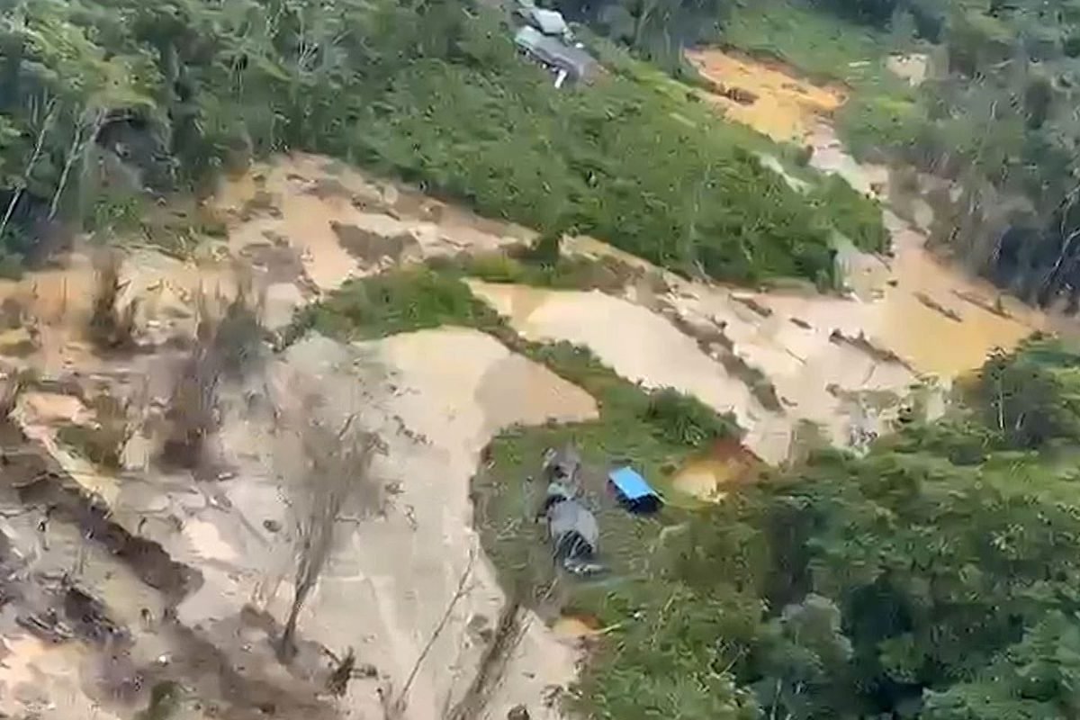 garimpo_ilegal_em_terra_indigena_yanomami_visto_de_cima