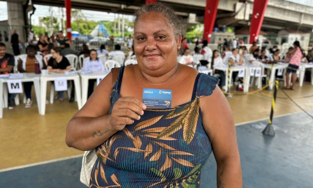 Beneficiários do Cartão Goitacá recebem novos cartões em ação organizada