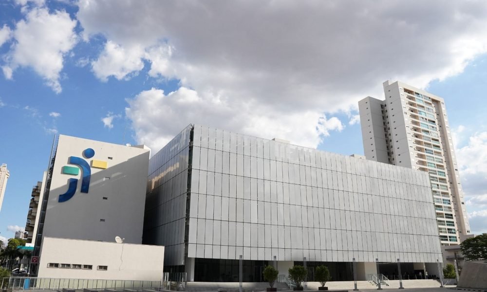 Criado com LabNews Pro