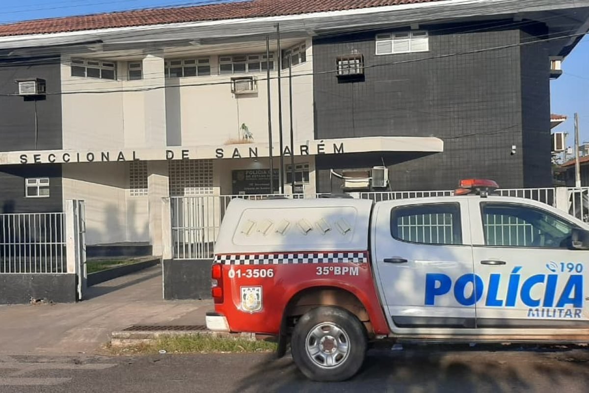 Jovem com mandado de prisão por furto é detido em Santarém após abordagem da PM