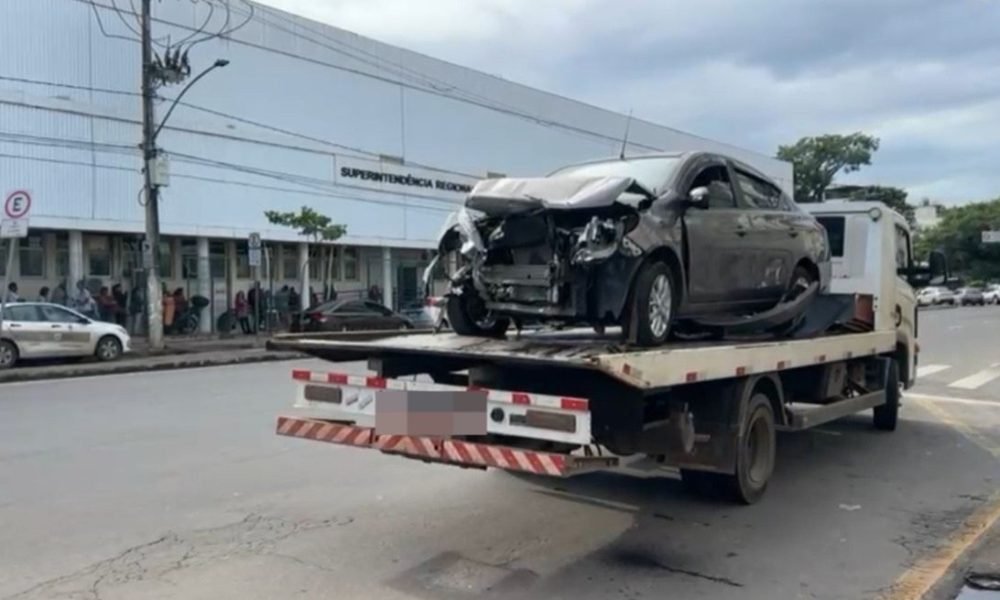 Colisão na avenida dos Andradas: carro atinge lanchonete em Juiz de Fora