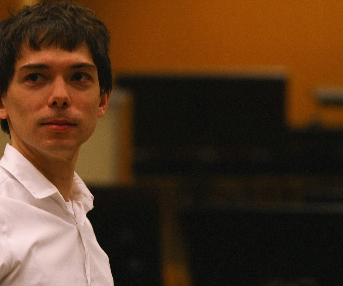 Pianista Vitor Araújo lança 'Toró', fusão sinfônica de Nordeste e Holanda