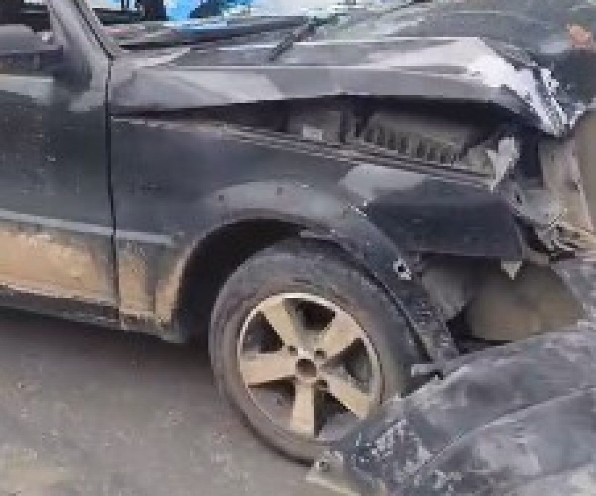 Motorista alcoolizado causa acidente com três carros e dois feridos em Volta Redonda