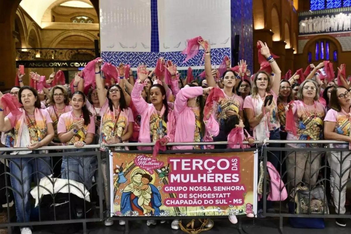 Romaria do Terço das Mulheres em Aparecida atrai 30 mil fiéis com missas e shows