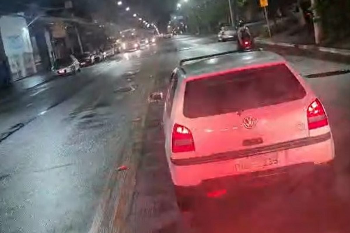 Motorista impede passagem de ambulância do Samu em Pouso Alegre e dificulta socorro