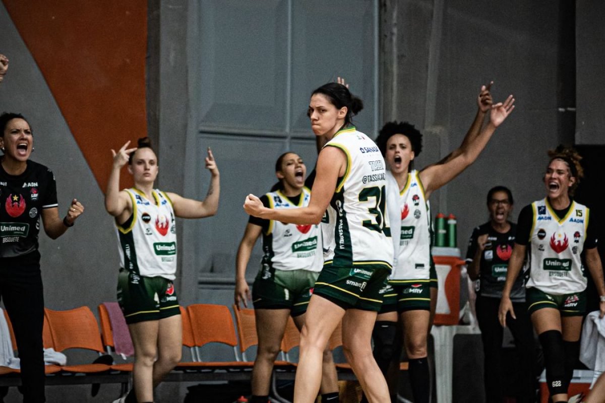 85 a 78. O jogo na Baixada Fluminense foi transmitido ao vivo pela TV Brasil . N