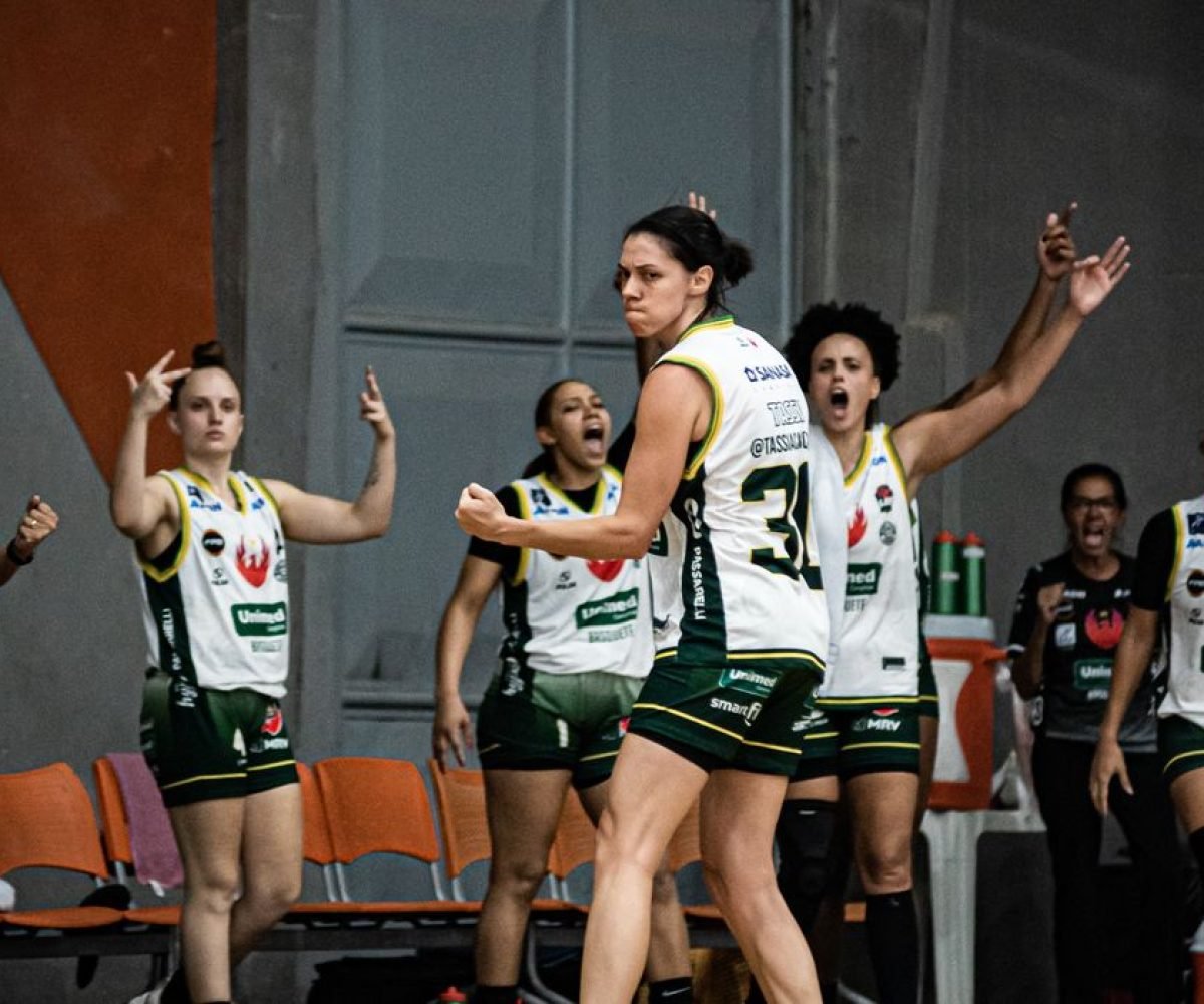 85 a 78. O jogo na Baixada Fluminense foi transmitido ao vivo pela TV Brasil . N