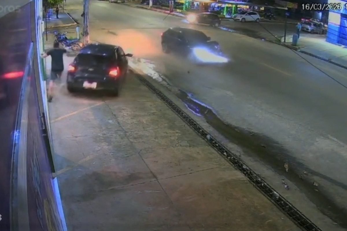 pouco de ser atingido por carro após acidente em cruzamento de Santarém Um homem