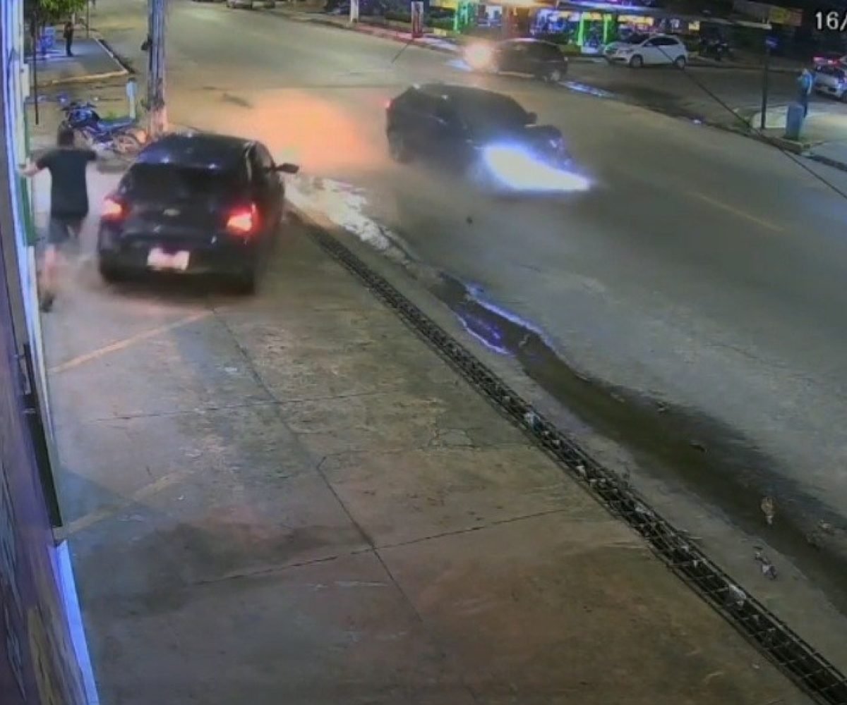 pouco de ser atingido por carro após acidente em cruzamento de Santarém Um homem