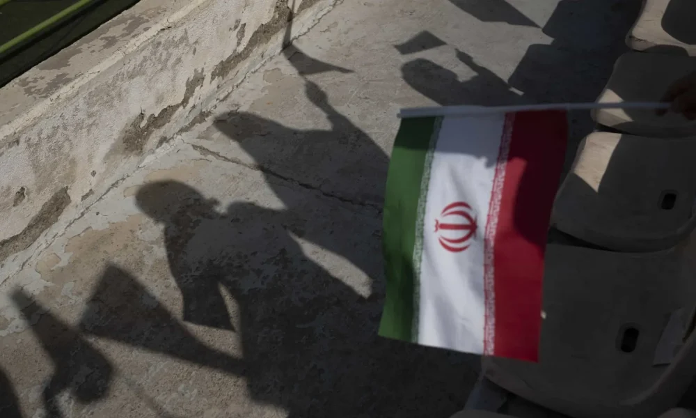 te marítimo no Estreito de Hormuz e os riscos crescentes para o tráfego marítimo