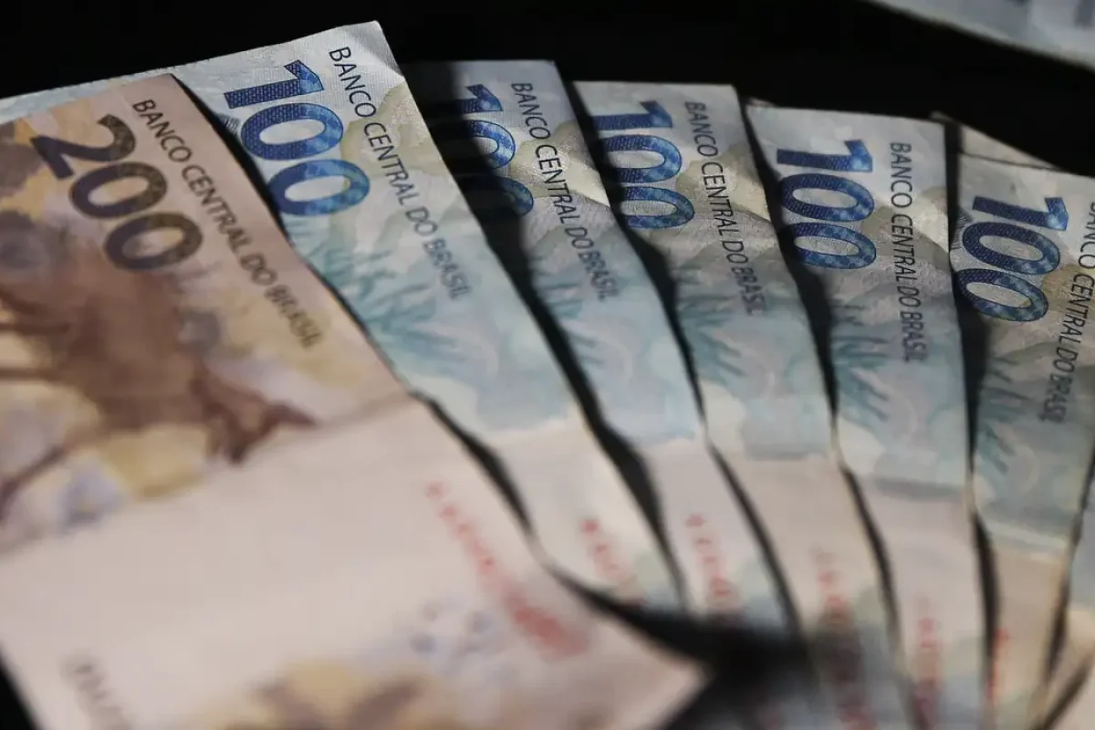 Dívida pública atinge R$ 8,8 trilhões em fevereiro com alta de 2,31%