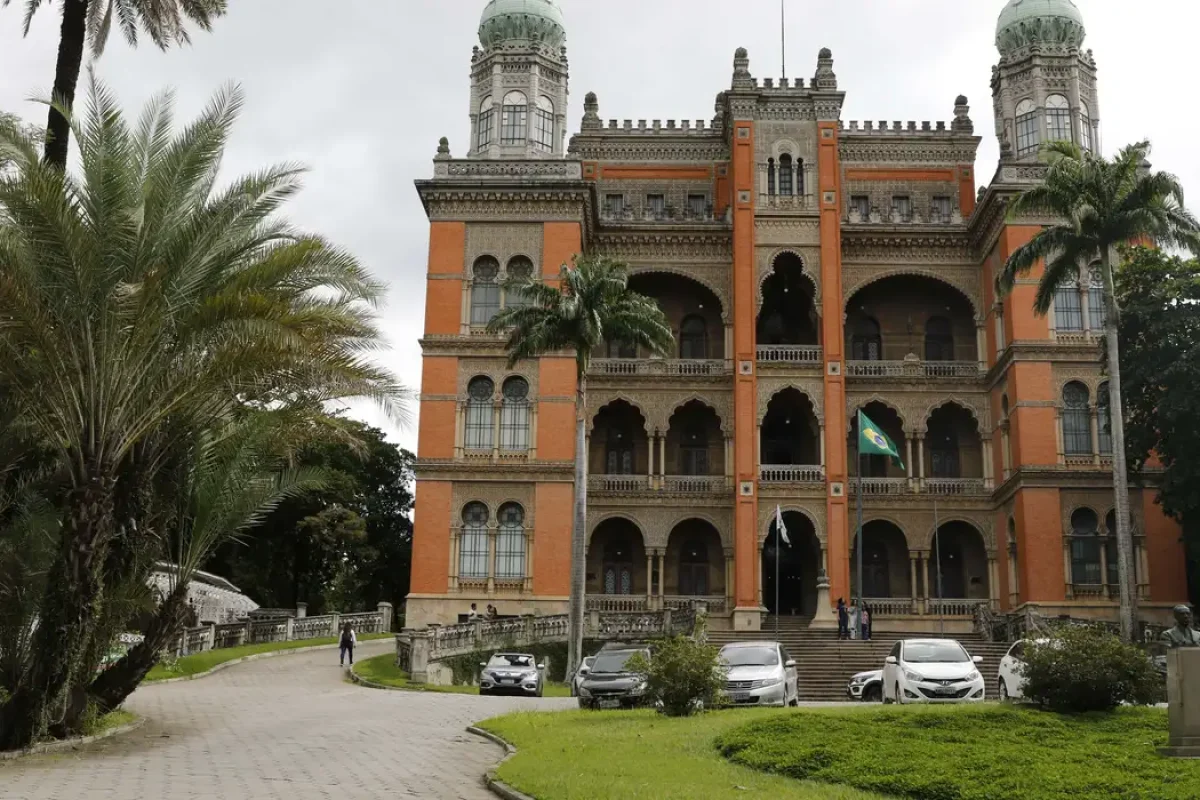 Aumento nas hospitalizações por Influenza A preocupa especialistas da Fiocruz