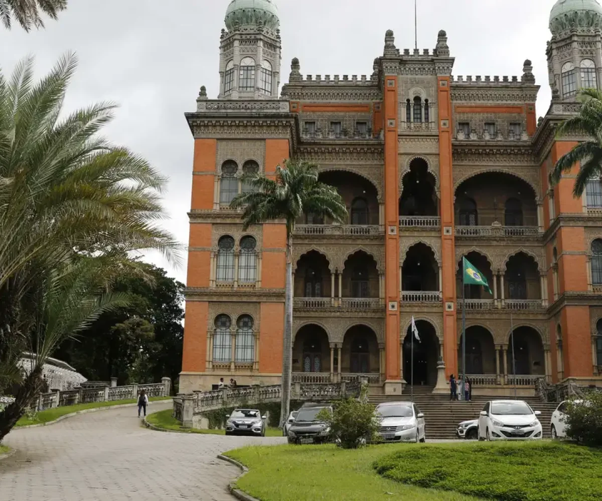 Aumento nas hospitalizações por Influenza A preocupa especialistas da Fiocruz