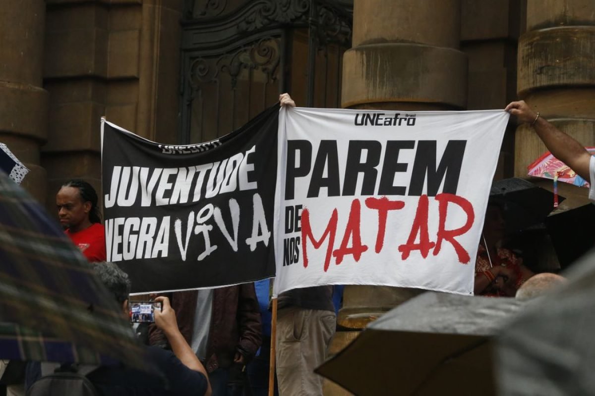 Aumento da letalidade policial entre jovens em São Paulo gera clamor por proteção