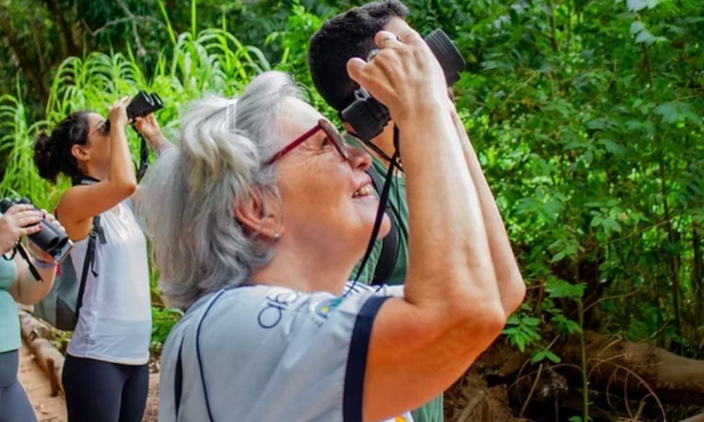 meio da observação de aves — prática que combina lazer, ciência cidadã e conscie