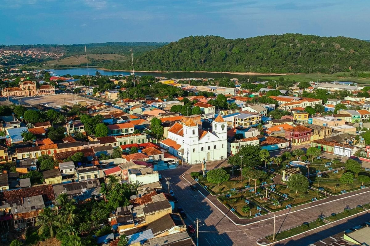 meio do programa "Periferia Viva", do Ministério das Cidades (MCID), que será ex