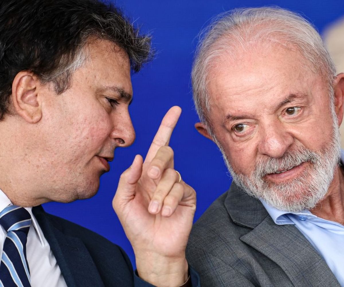 entidades ligadas à educação e ao movimento estudantil. Entre elas, a Associação