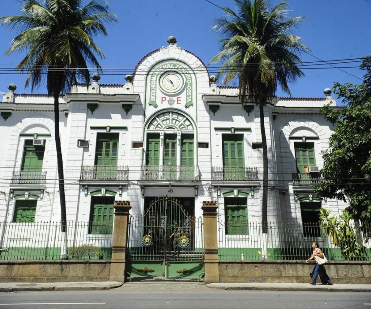 práticas de tortura, desaparecimento forçado e assassinatos de opositores do reg