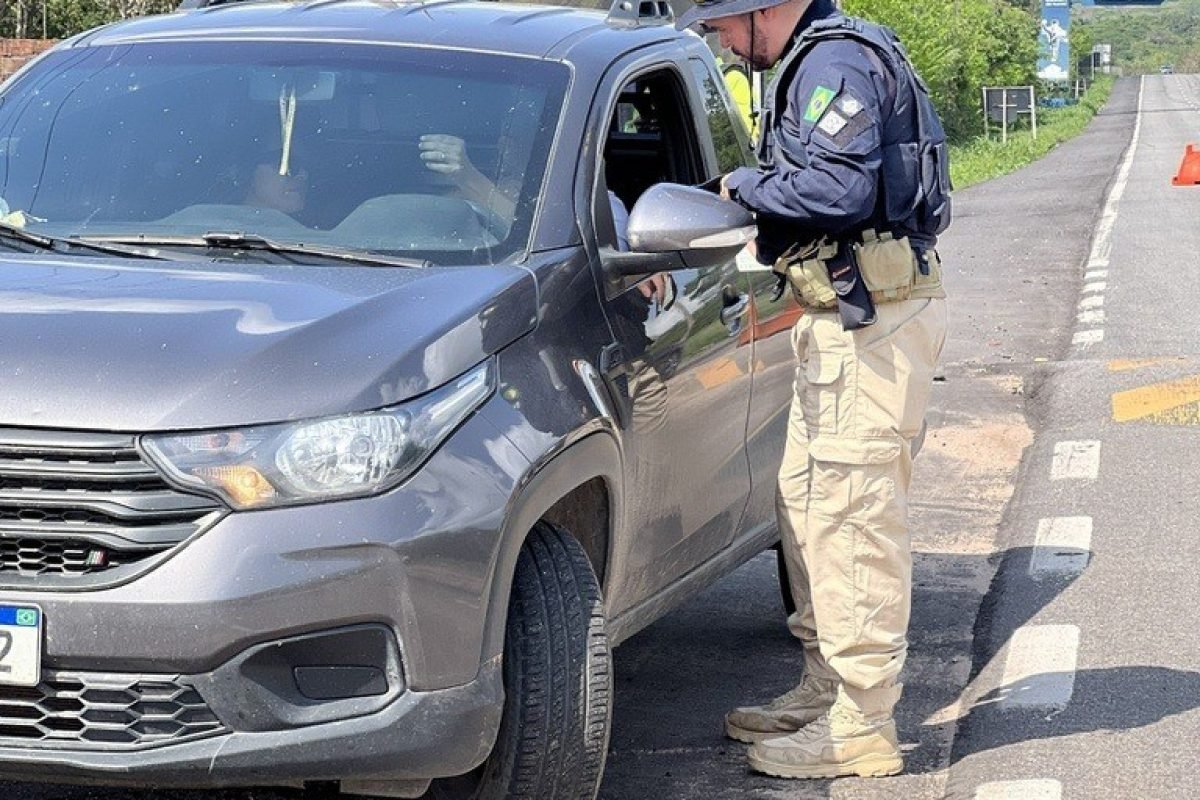 causa do feriado prolongado. Segundo a PRF, a maior movimentação nas estradas, a