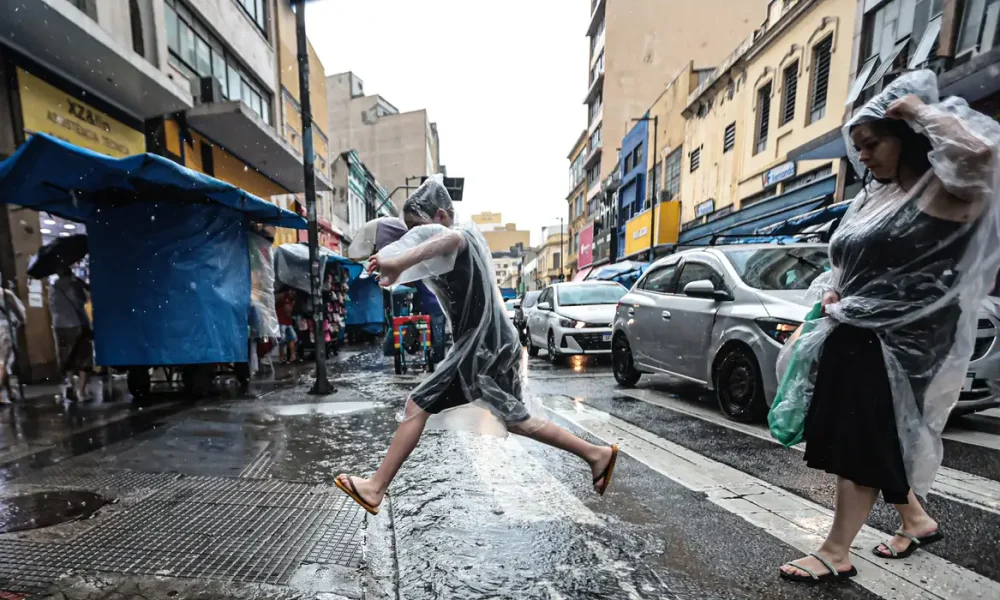 fim, as capitais do Sul também devem registrar muitas nuvens com possibilidade d