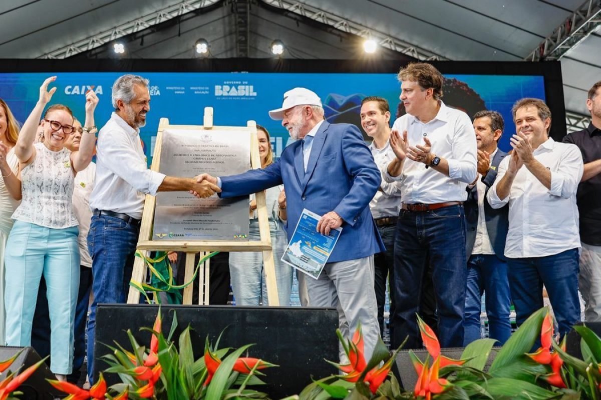 tunidade de disputar uma vaga com o filho de seu patrão. Não queremos tirar os f