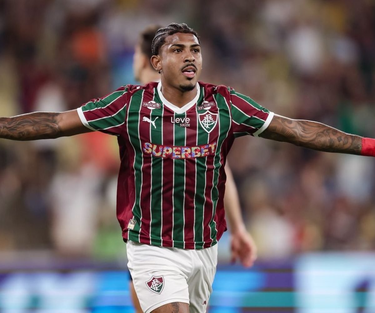 3 a 1, na noite desta quarta-feira (1), e assumiu a vice-liderança da Série A do