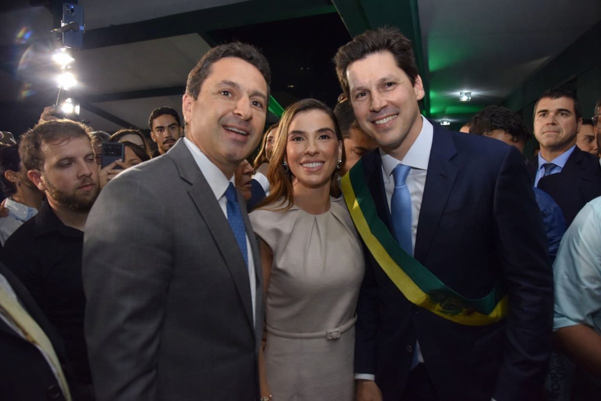 Prefeito Vilela ao lado do governador Daniel Vilela