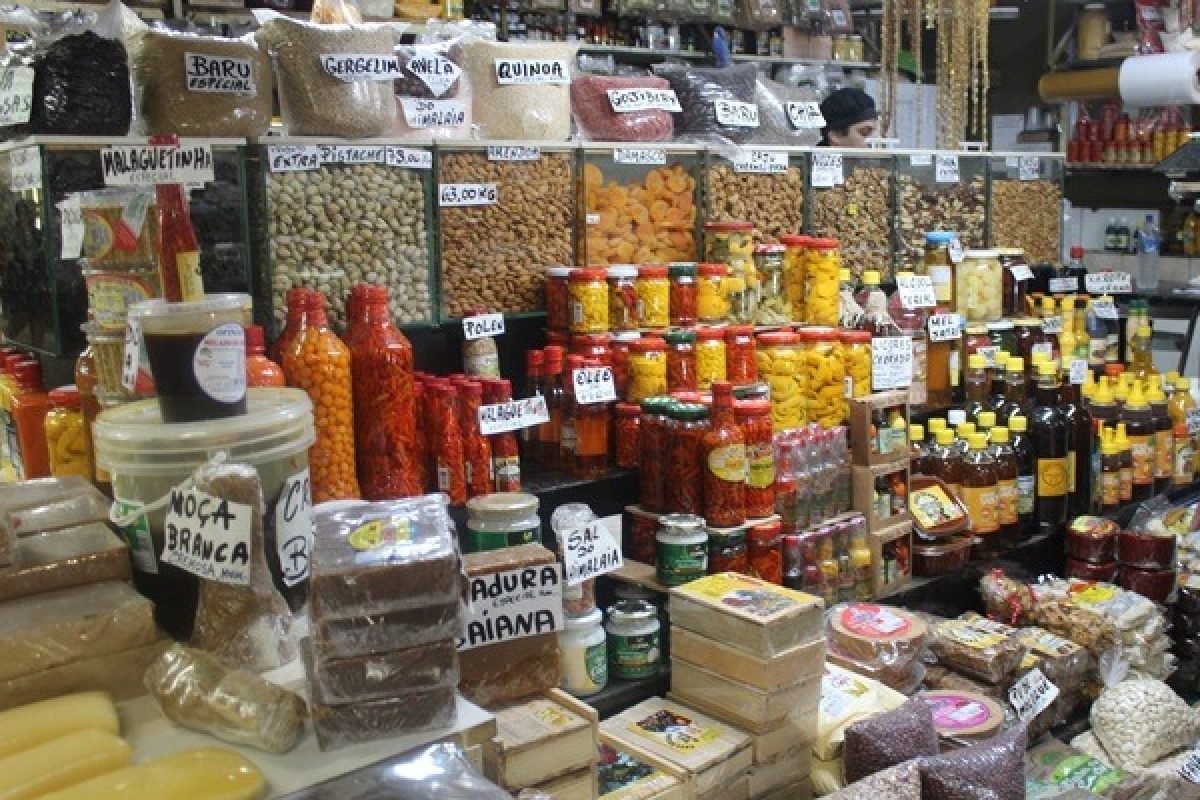 Mercados oferecem lazer, cultura, culinária, mercadorias e artesanato típicos do Cerrado