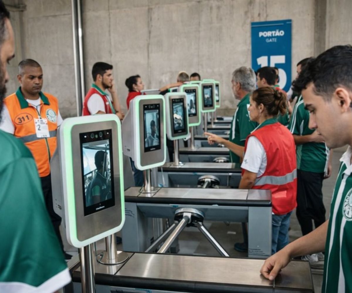 meio da biometria facial. Sem necessidade de apresentar um tíquete na entrada, o