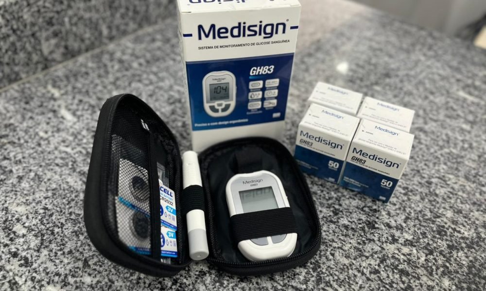 Pacientes recebem insumos para monitoramento de glicemia na USF Riviera