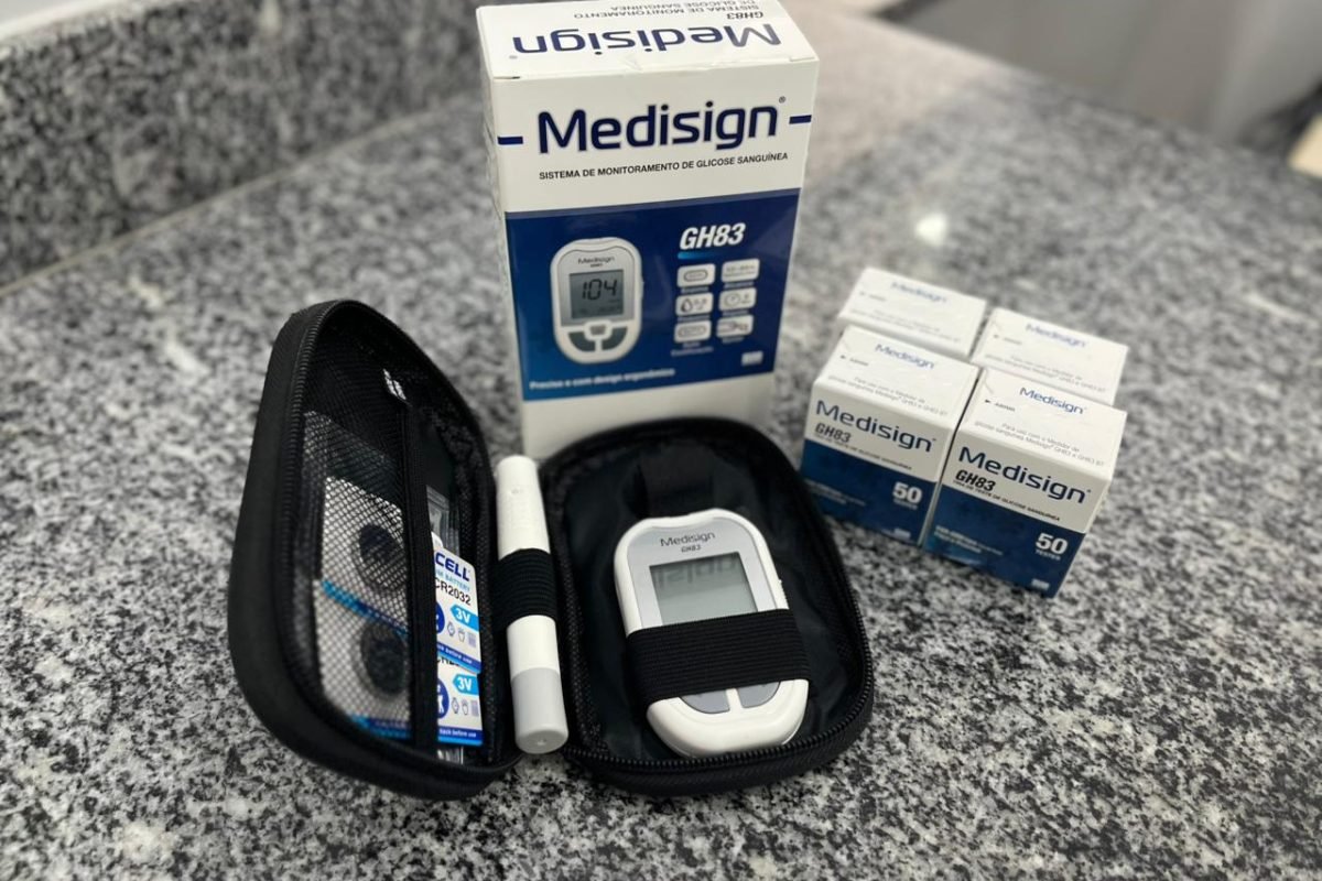 Pacientes recebem insumos para monitoramento de glicemia na USF Riviera