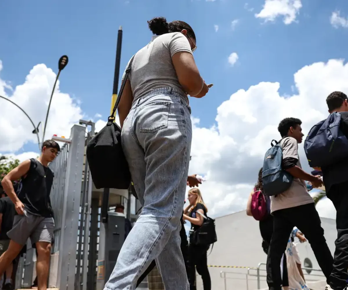Os estudantes têm um prazo de até três dias úteis para realizar a complementação da inscrição