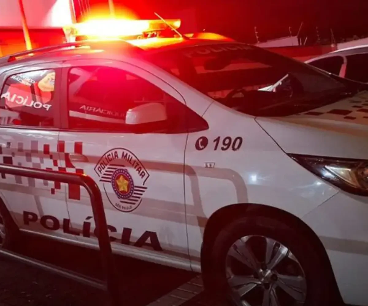 um agente do Estado, após uma intervenção policial ocorrida na zona leste da cap