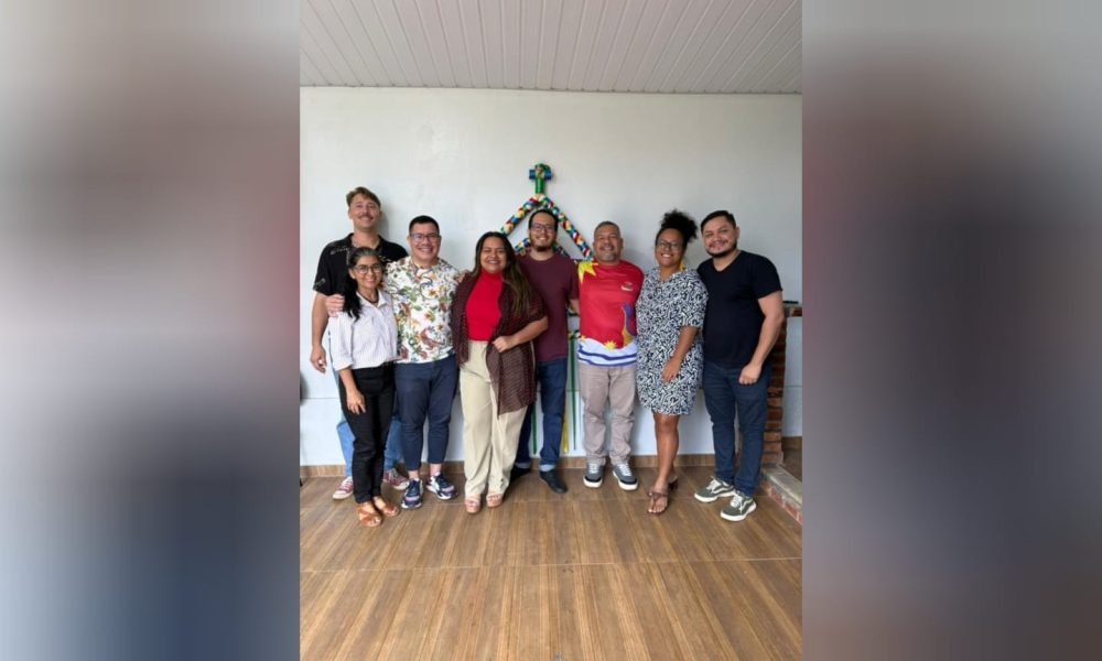 tunidade de ampliar o acesso à informação, promover a formação e estimular a art