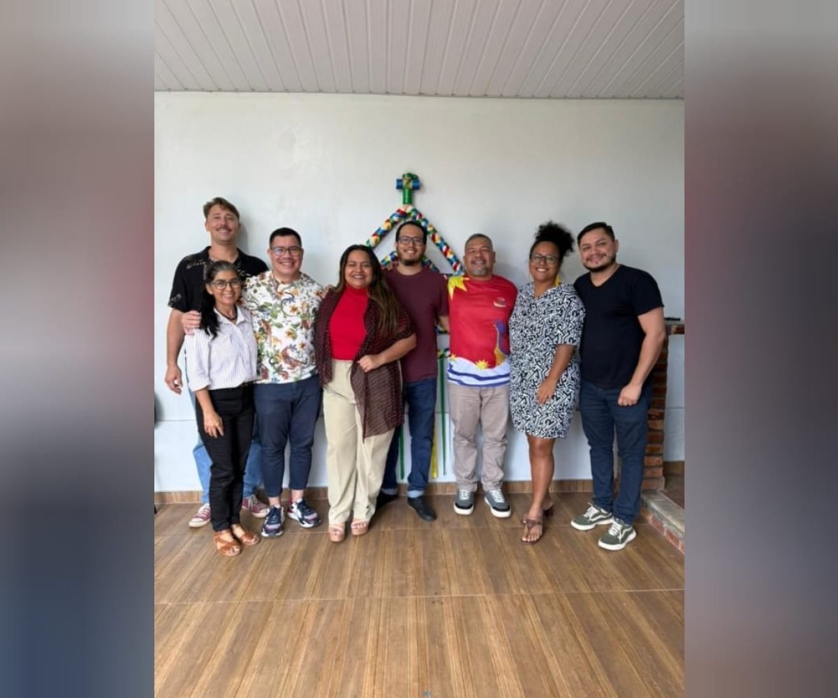 tunidade de ampliar o acesso à informação, promover a formação e estimular a art