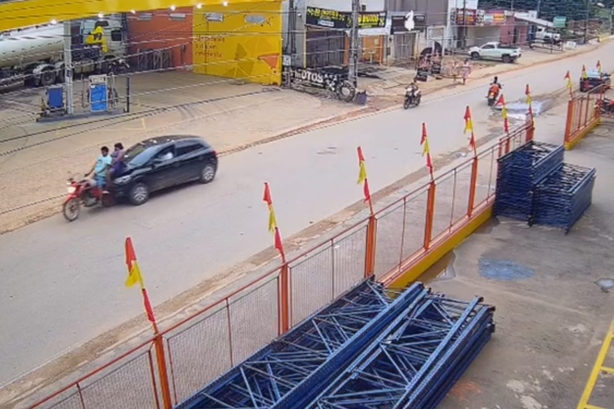 um homem de 41 anos, uma mulher também de 41 anos e uma criança de apenas um ano