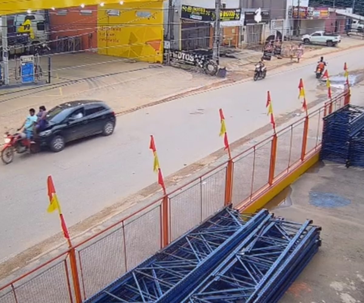 um homem de 41 anos, uma mulher também de 41 anos e uma criança de apenas um ano