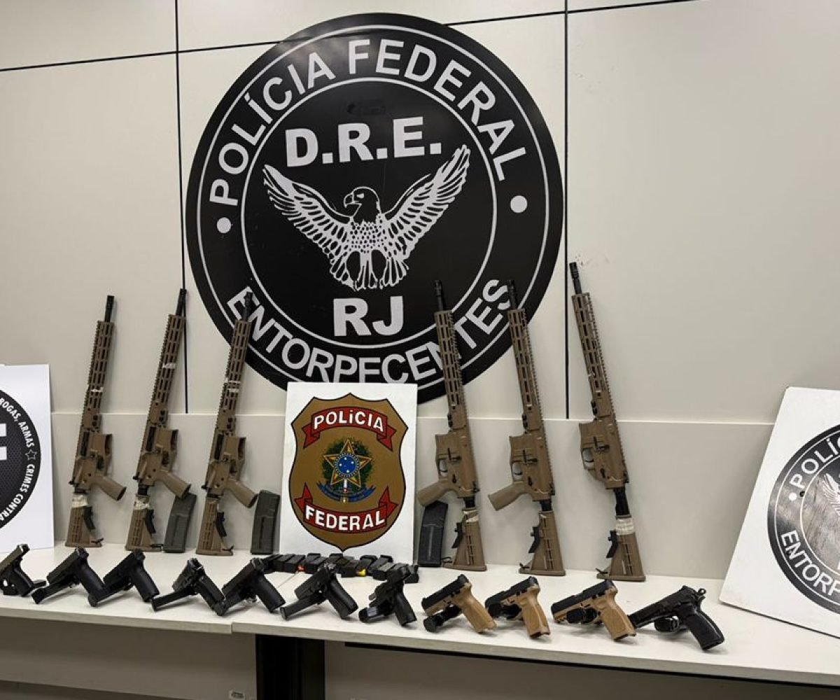 tava armamento pesado. A barreira foi montada com foco na repressão ao tráfico i