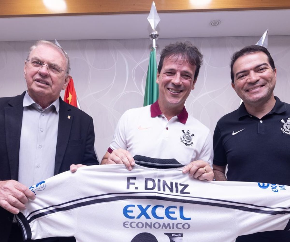 t Club Corinthians Paulista. O anúncio foi realizado, na noite desta segunda-fei