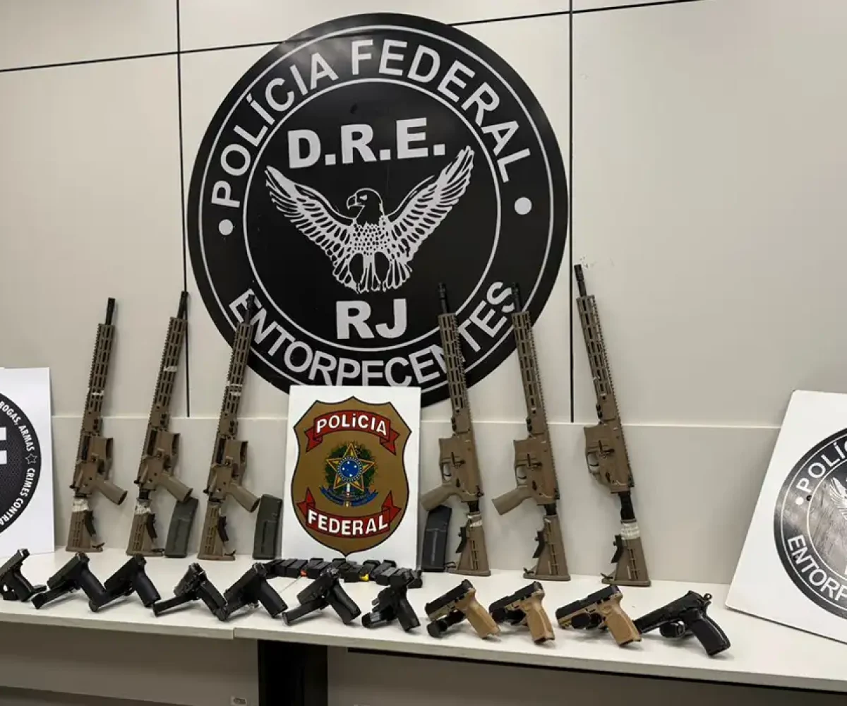 tava armamento pesado. A barreira foi montada com foco na repressão ao tráfico i