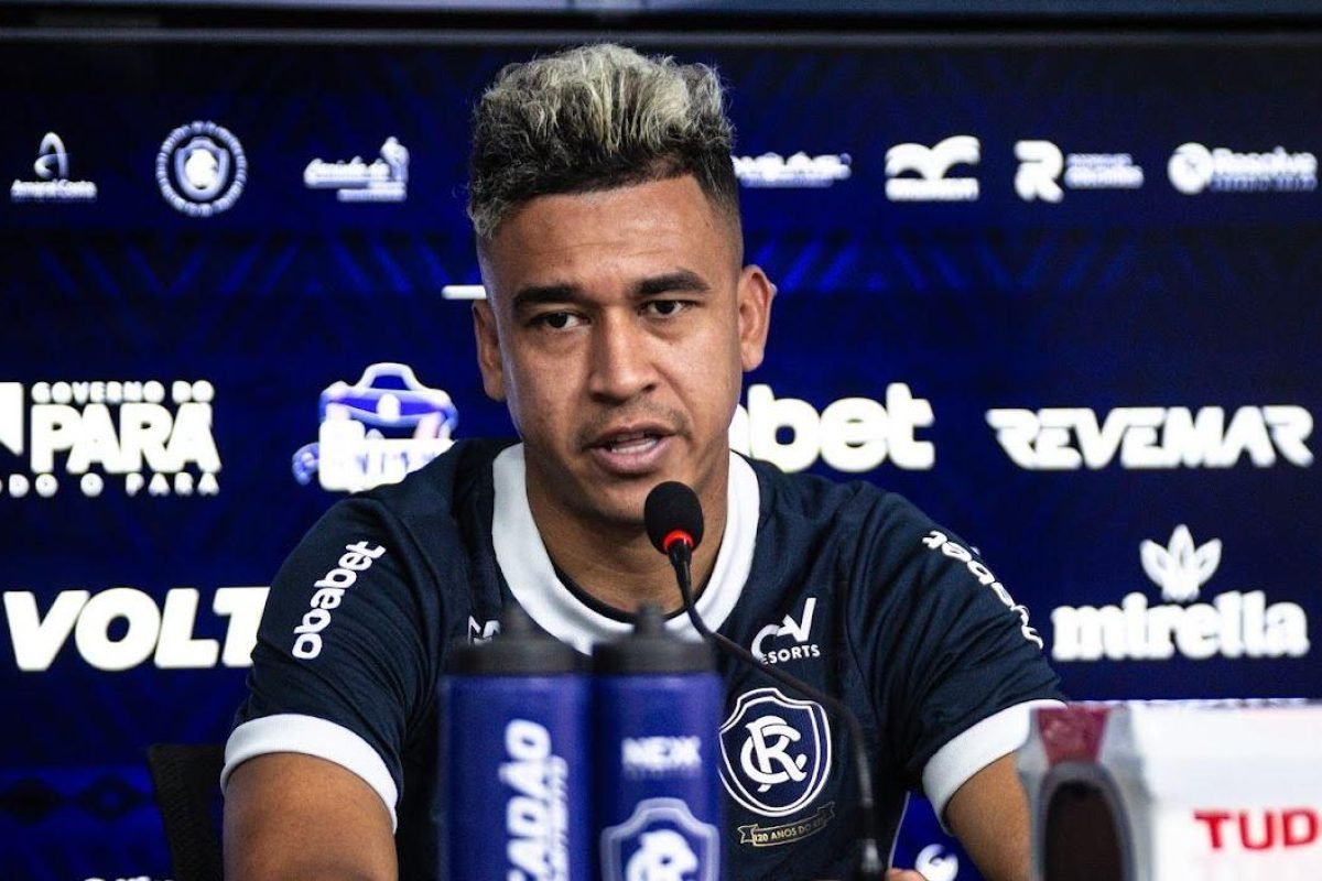 meio de uma nota divulgada pelo clube azulino. Segundo o comunicado, o atleta, q