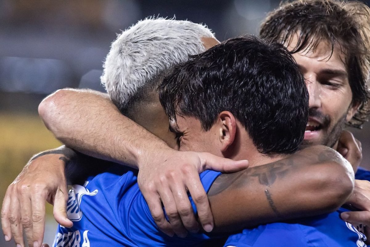 tuguês Artur Jorge não teve uma boa atuação na etapa inicial. Assim, seguiu para