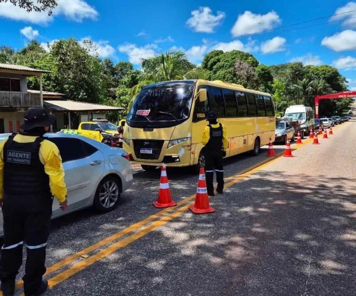 tamento do condutor durante a abordagem. Diante disso, os agentes aprofundaram a
