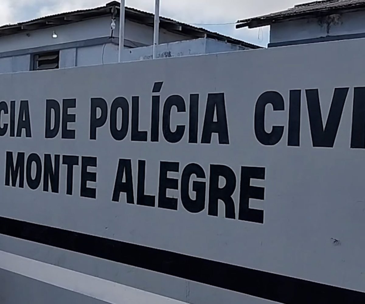 indivíduos armados que chegaram ao local em um veículo, efetuando disparos de ar