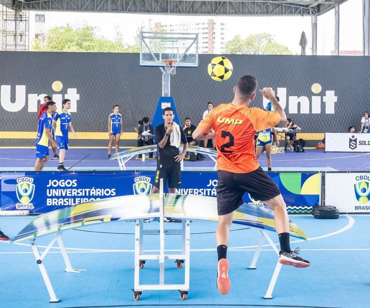 tensões geopolíticas, o esporte universitário coloca-se como instrumento de dipl