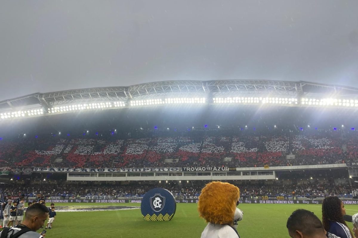 respeito aos adversários que visitam Belém. A mensagem, exibida em inglês, dialo