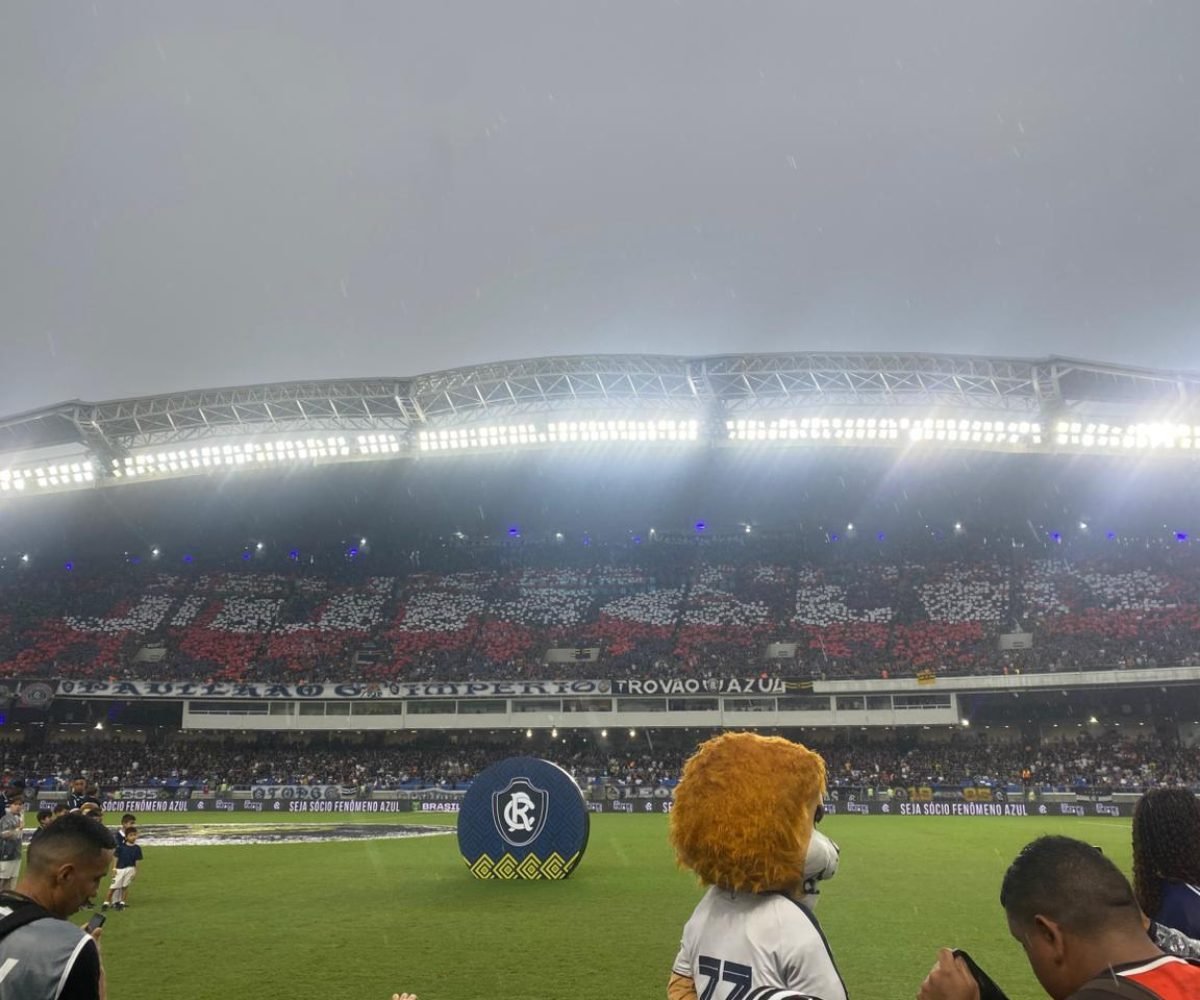 respeito aos adversários que visitam Belém. A mensagem, exibida em inglês, dialo