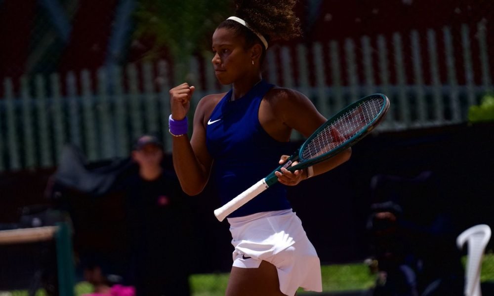 2 sets a 0, com parciais de 6/1 e 6/0, em 56 minutos. Na sequência, a gaúcha Gab