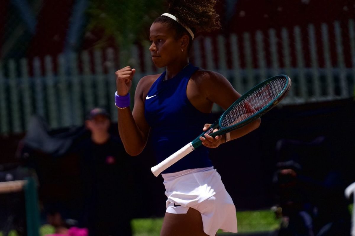 2 sets a 0, com parciais de 6/1 e 6/0, em 56 minutos. Na sequência, a gaúcha Gab